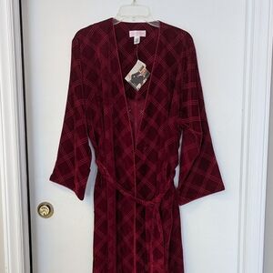 Oscar de la Renta Wine Plaid Robe